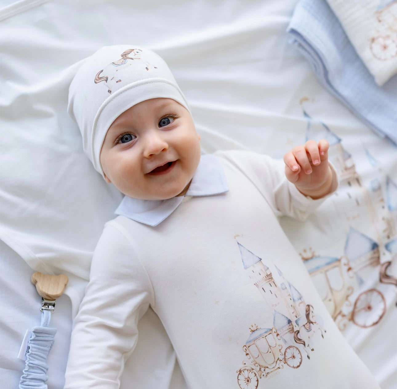 Jamiks blue & white fairytail babygrow