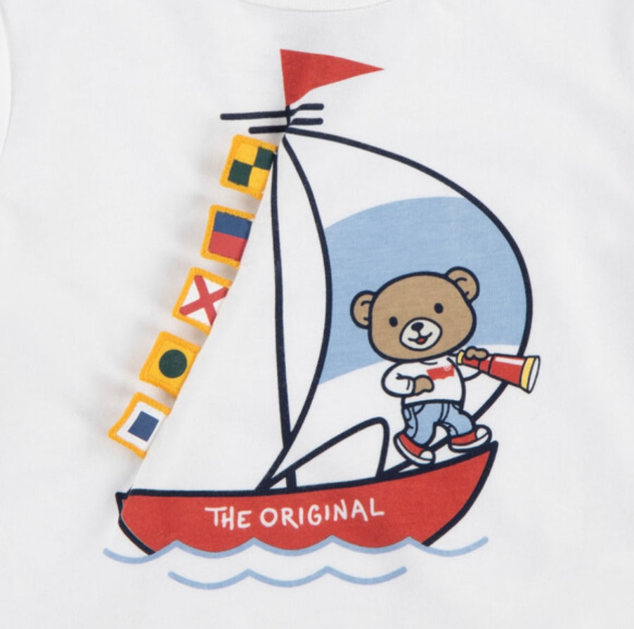 Levi’s white sailing T-shirt & denim short set