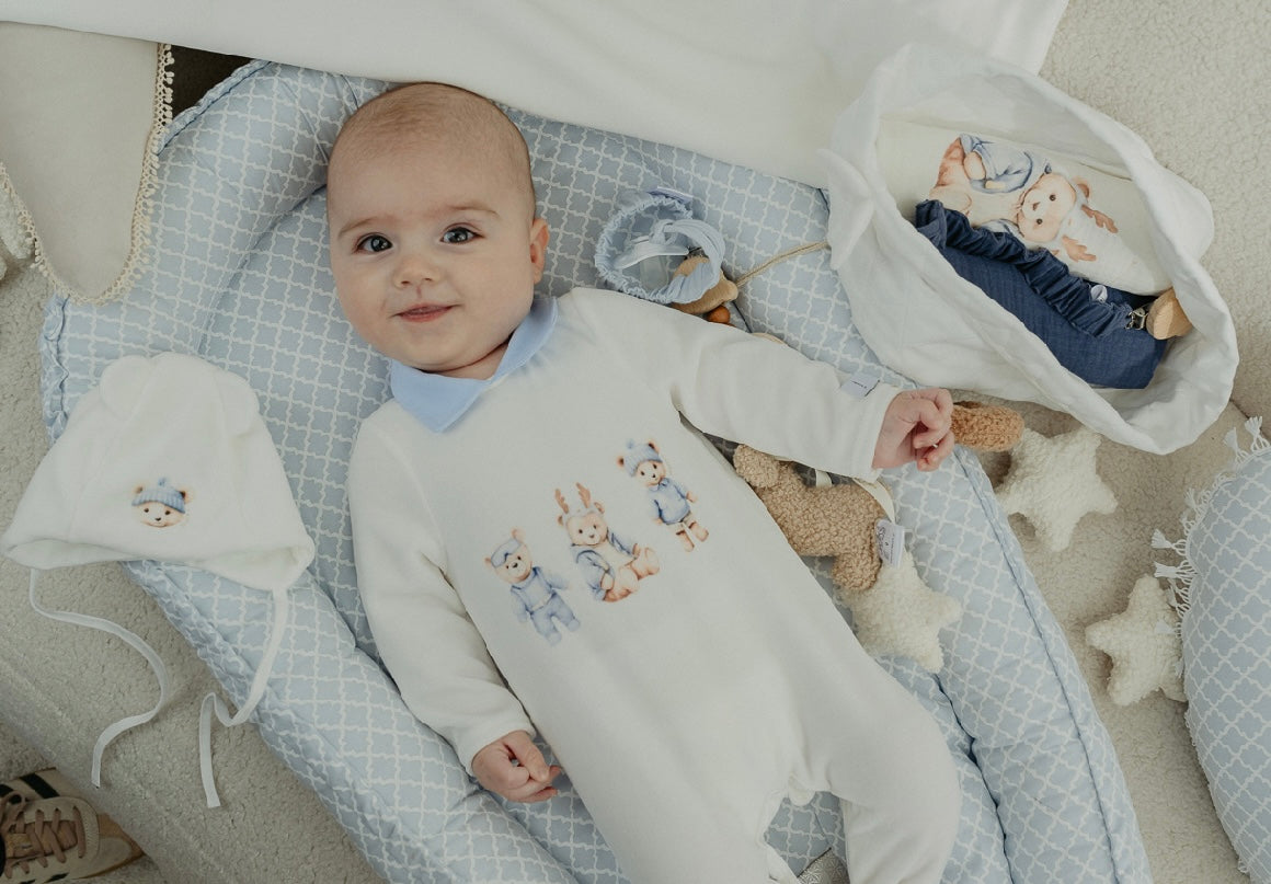 Jamiks ivory & blue teddy baby grow