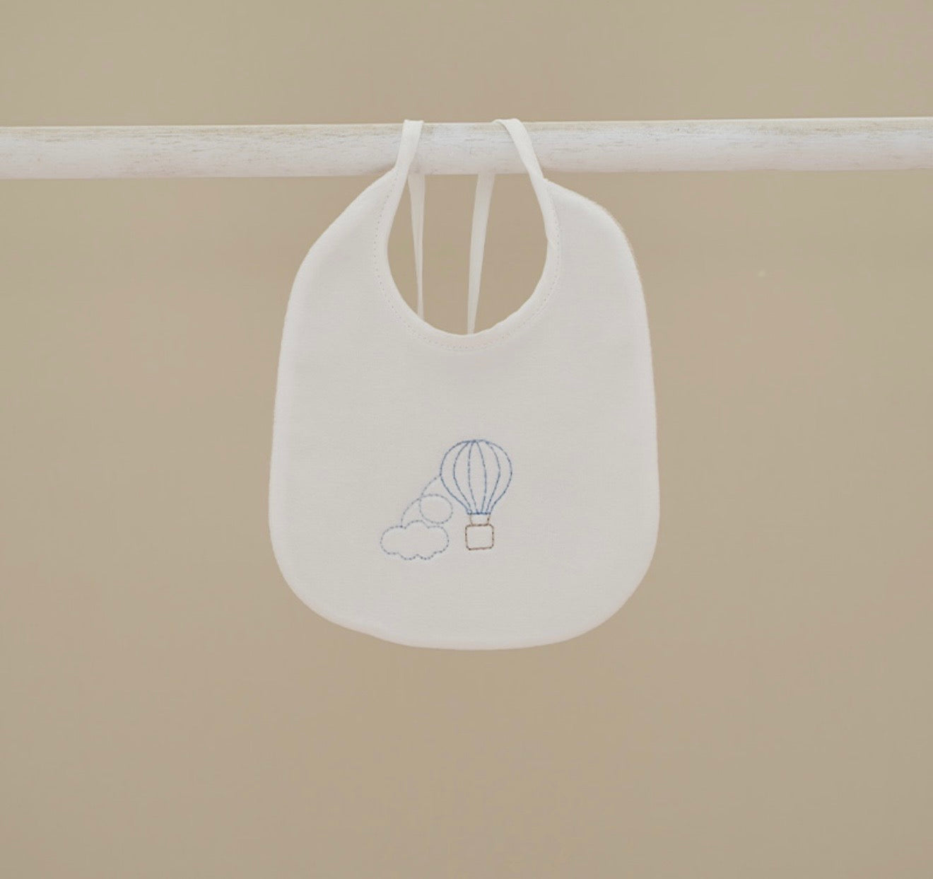 PRE ORDER - Ninnaoh hot air balloon bib