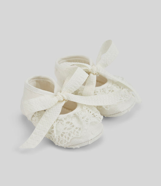 Paz Rodriguez ivory lace soft sole shoes