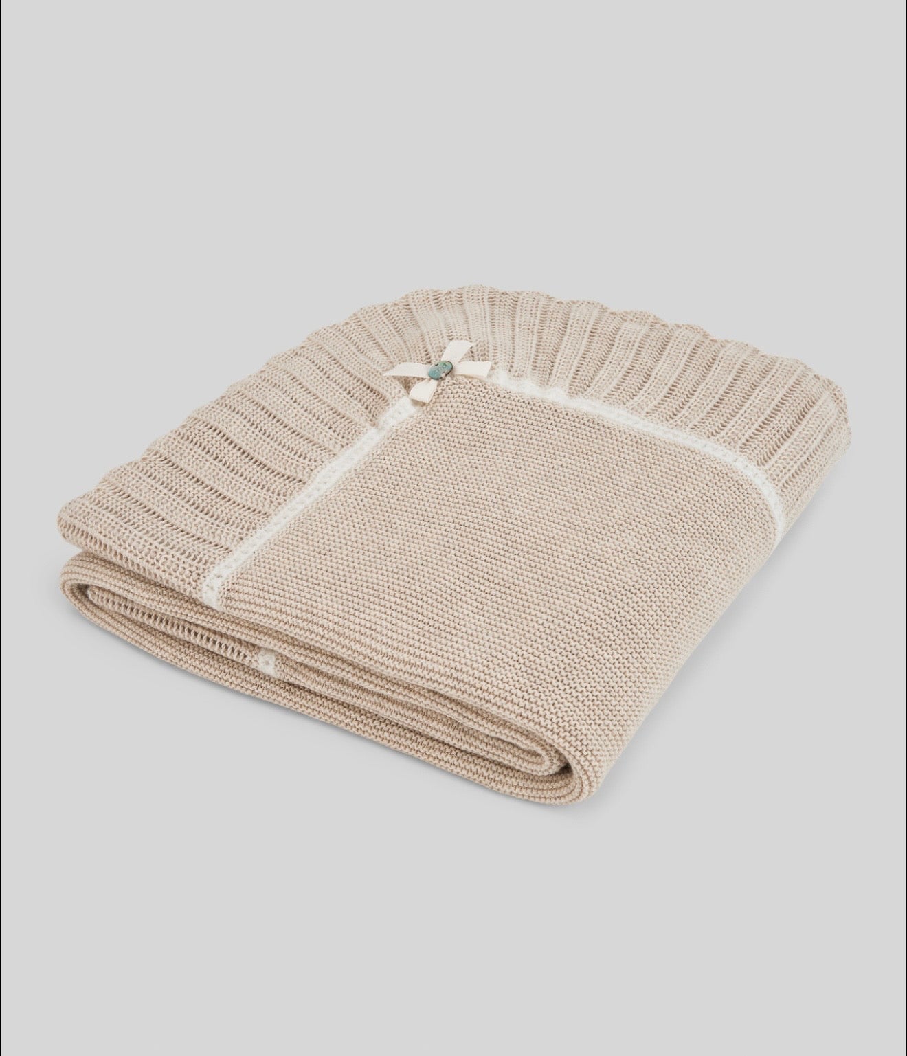 Paz beige knotted blanket