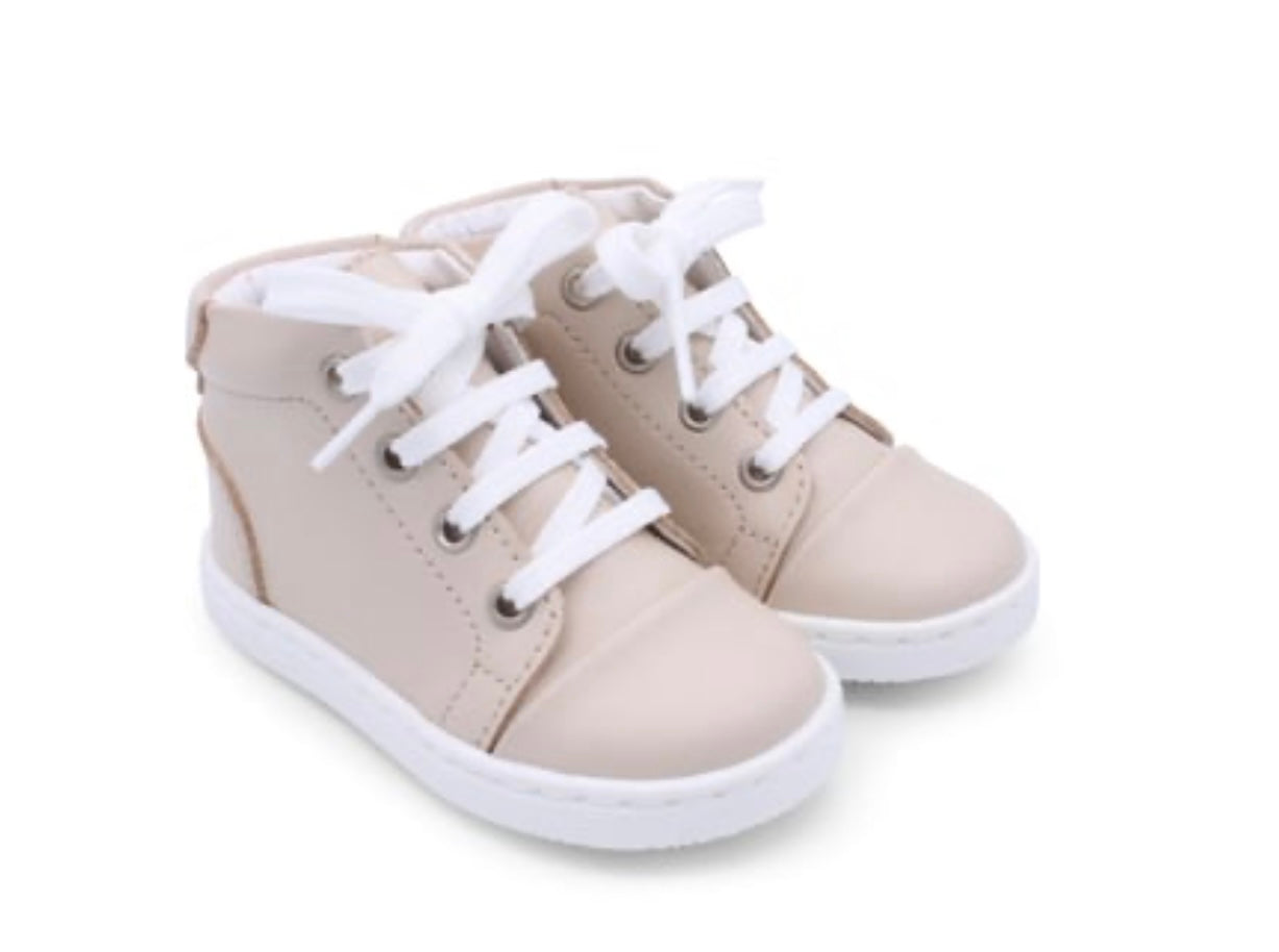 Borboleta ‘Danilo’ beige leather high top trainers