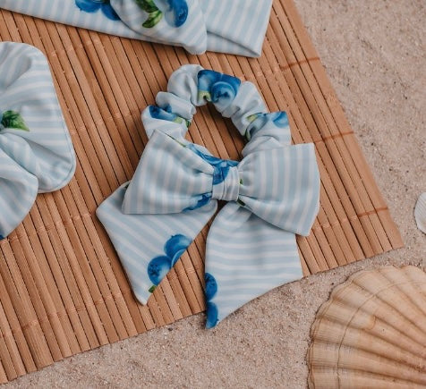 Meia pata blueberry bow hair scrunchie