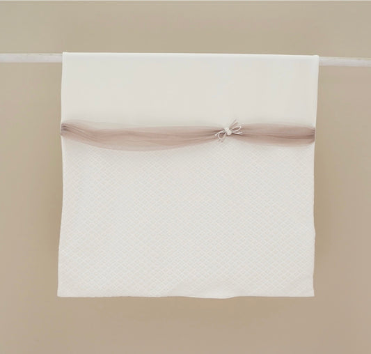 PRE ORDER - Ninnaoh beige sash lace blanket